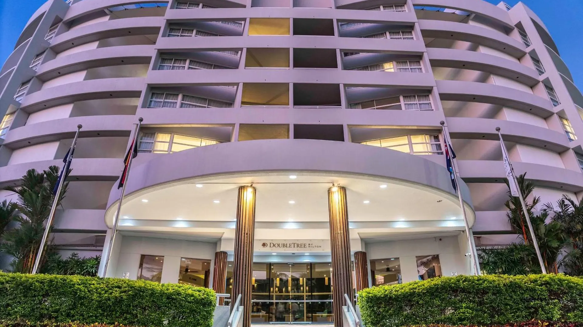 Doubletree By Hilton Cairns Hotel