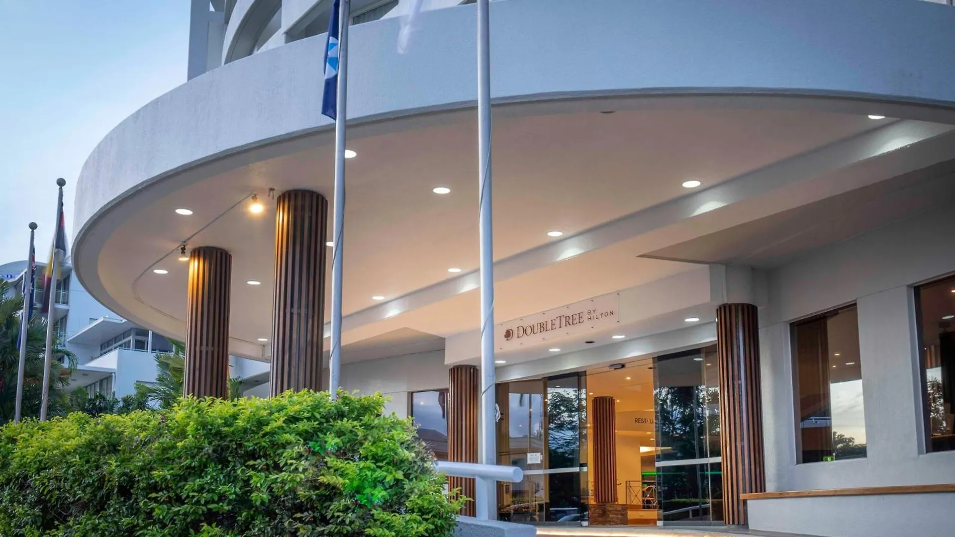 Doubletree By Hilton Cairns Hotel